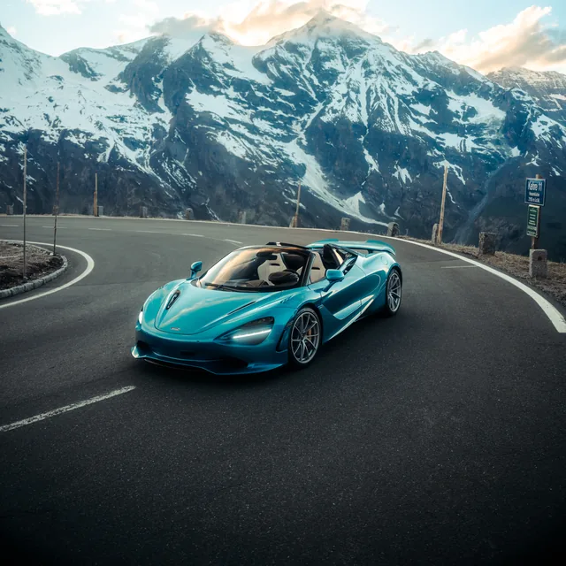 McLaren auf Alpenpassstraße