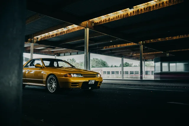 Skyline R32 unter dem langen Vordach