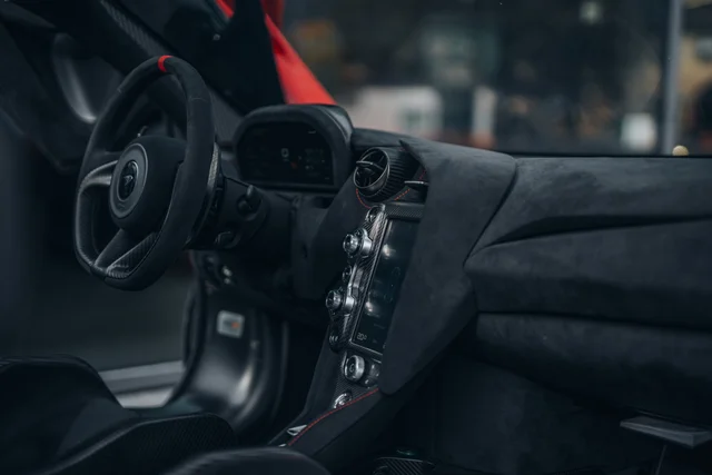 Cockpit des McLaren 765LT